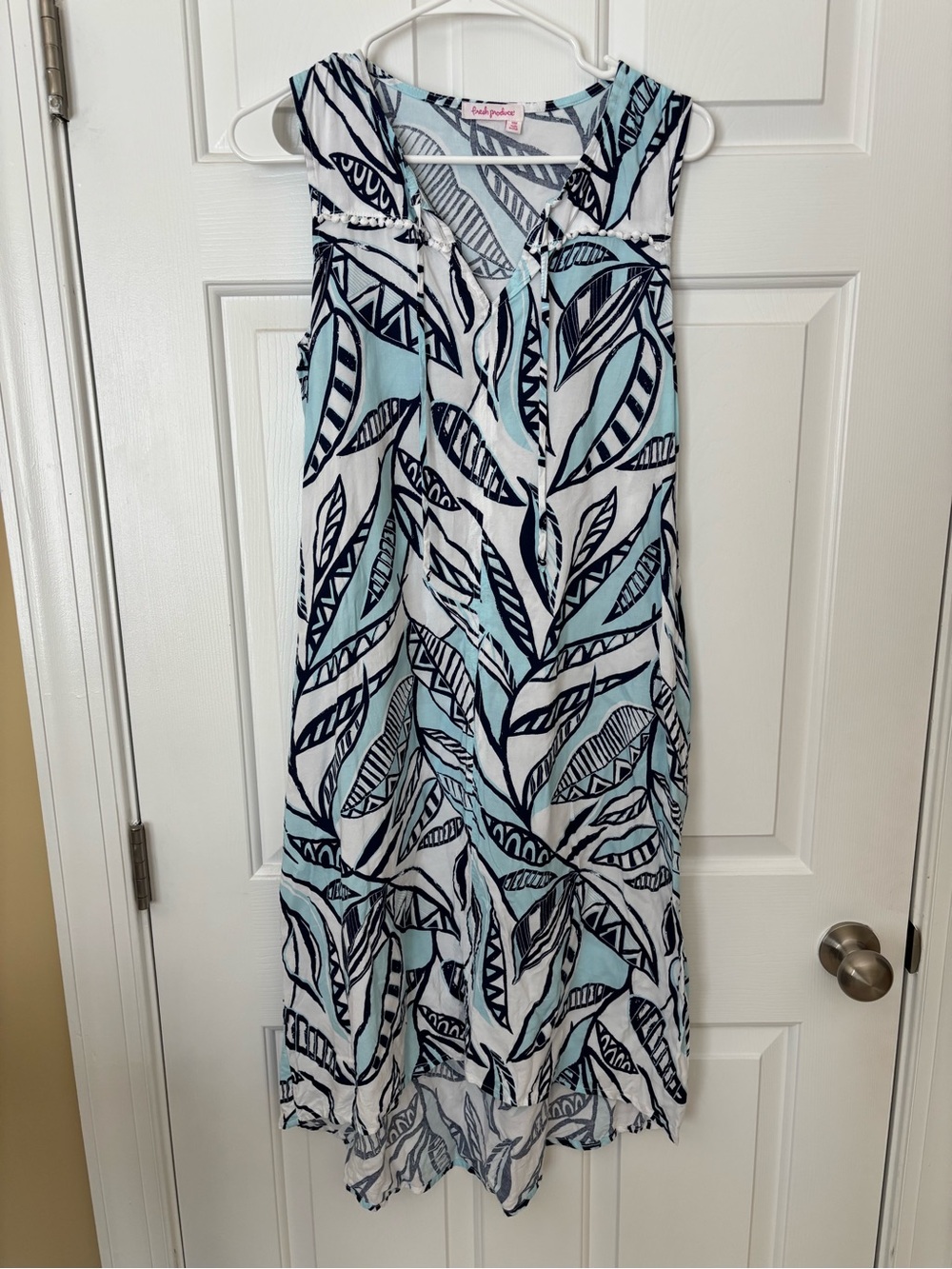 Fresh Produce White, Light Blue and Navy Leaf-Print Sleeveless Dress Small